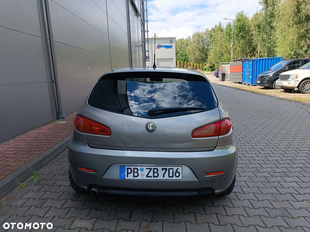 Alfa Romeo 147 1.6 Twin Spark 16V Moving - 8