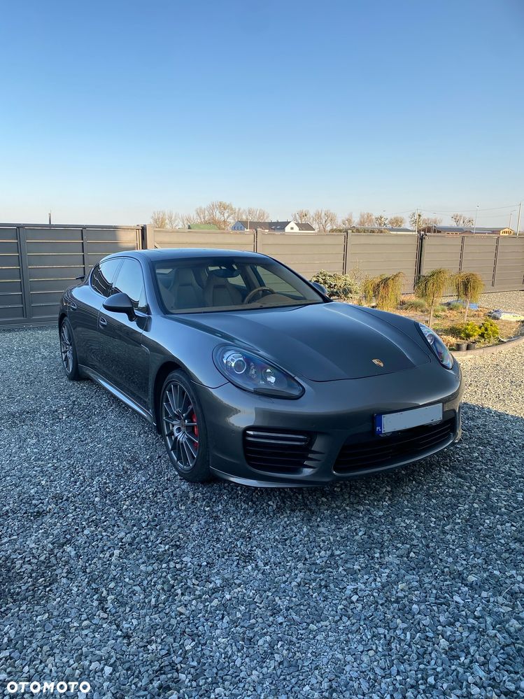 Porsche Panamera GTS - 2