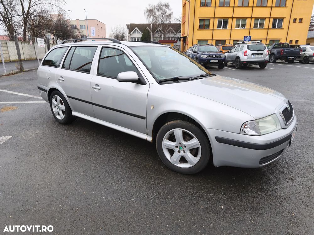 Skoda Octavia 1.6 Combi Tour - 2