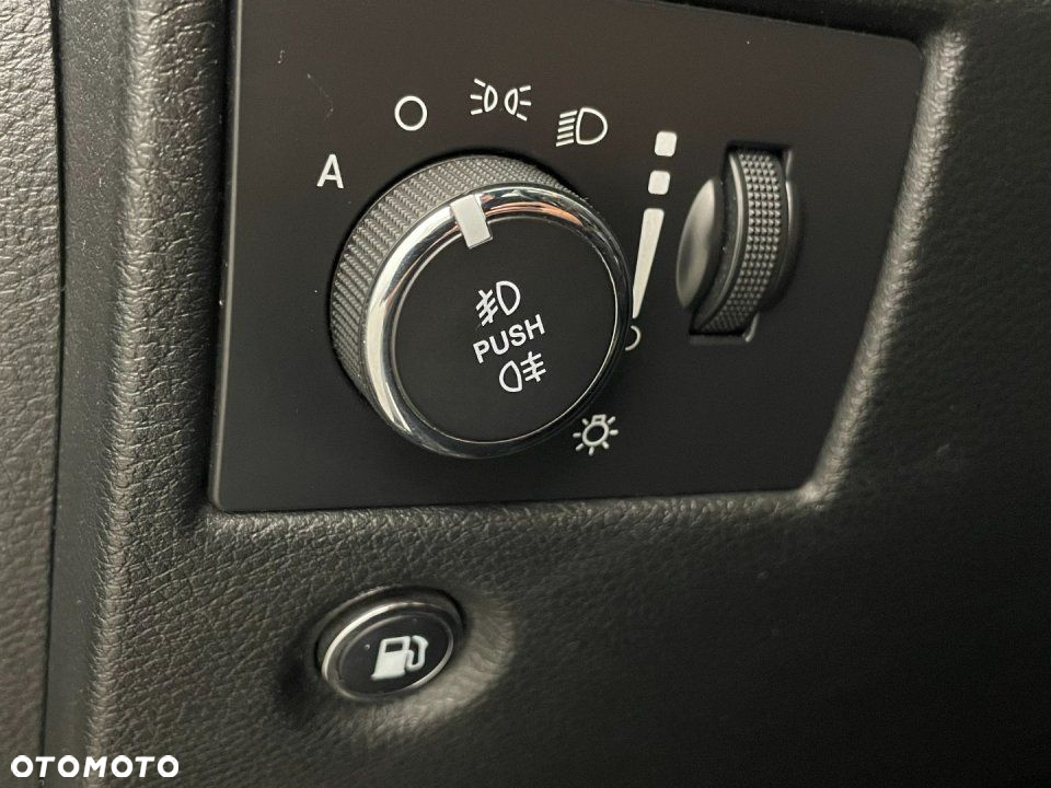 Jeep Grand Cherokee - 22