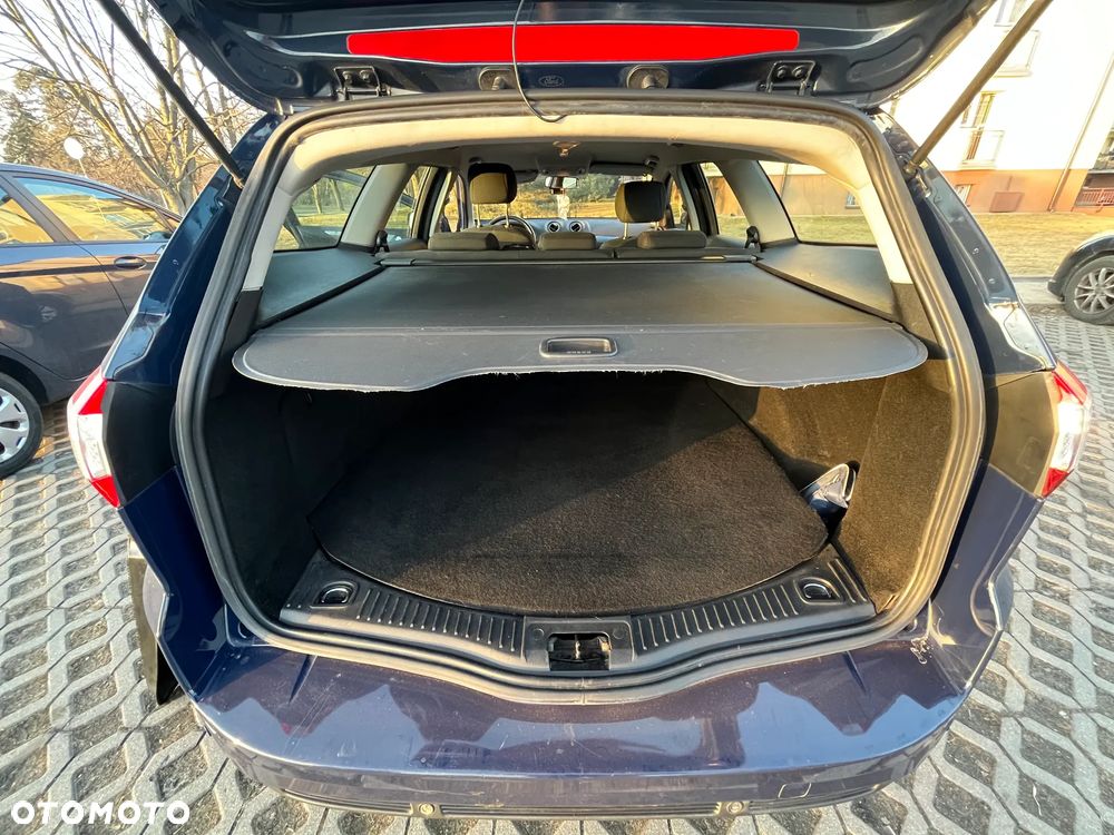 Ford Mondeo 2.0 TDCi Ambiente - 17