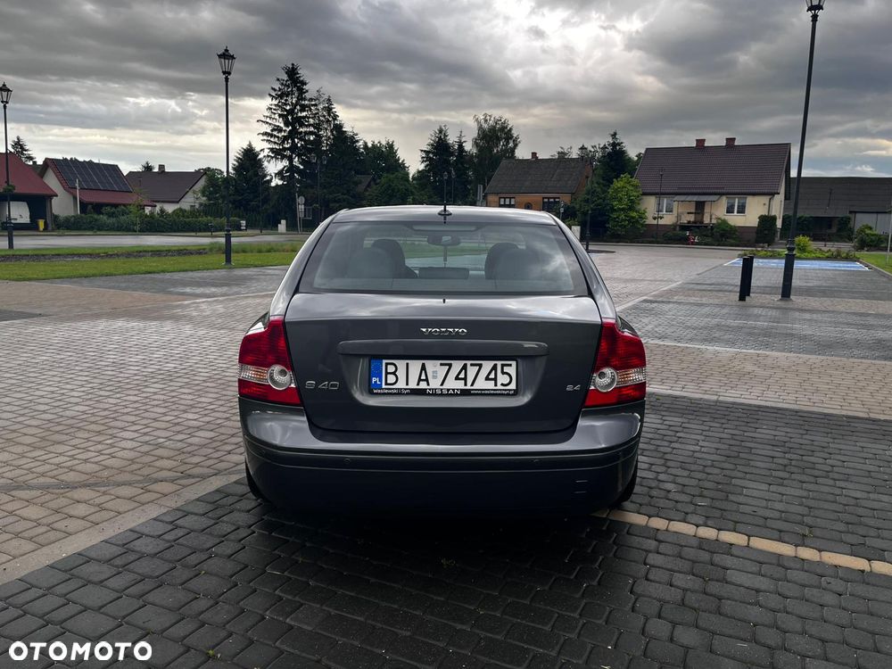Volvo S40 2.4 Momentum - 5