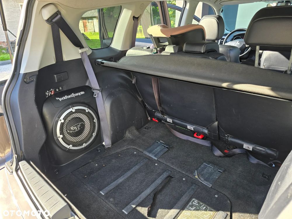 Mitsubishi Outlander - 16