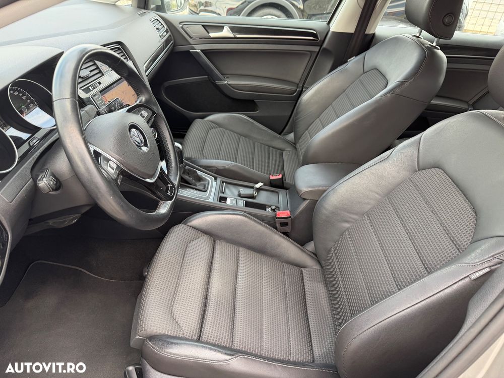 Volkswagen Golf - 12