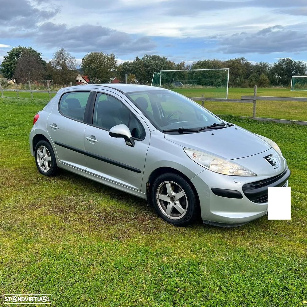 Peugeot 207 - 1