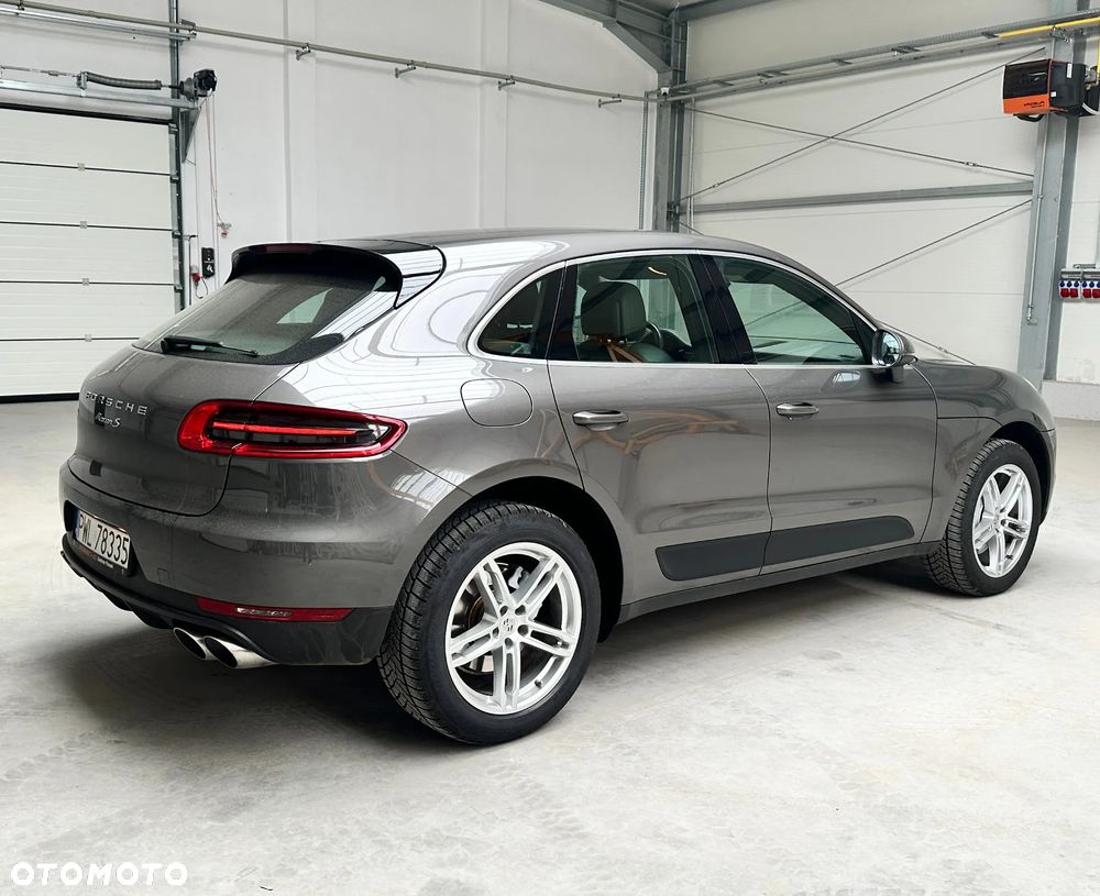 Porsche Macan - 24