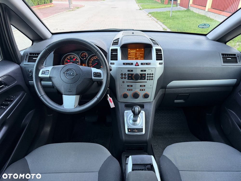 Opel Zafira 1.8 Easytronic Family Plus - 27
