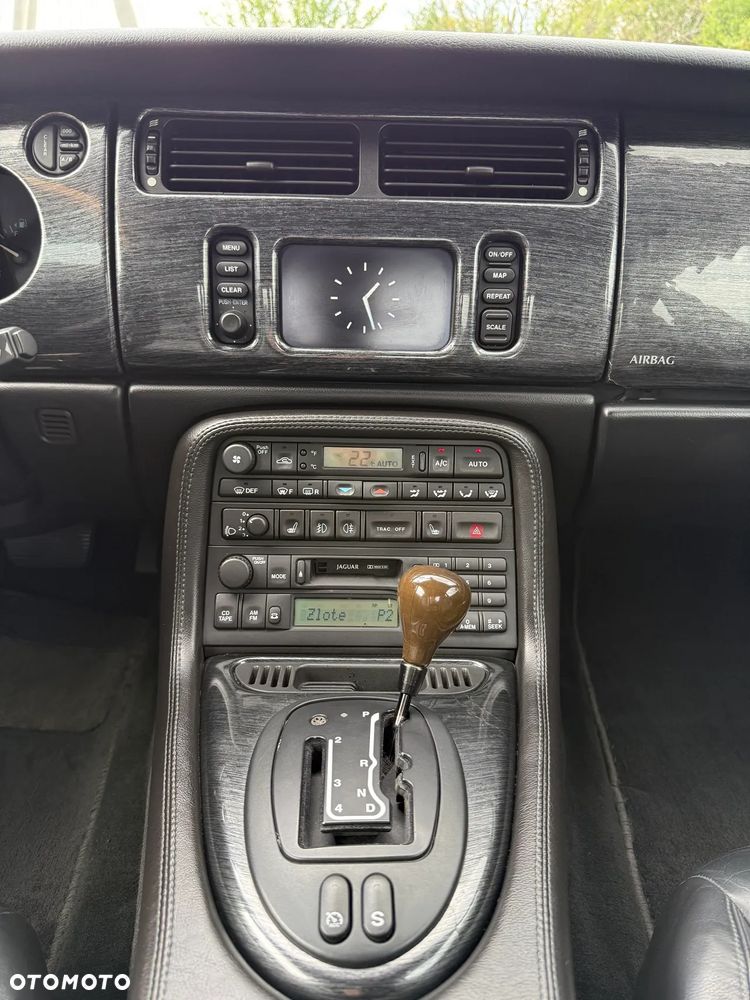 Jaguar XK - 24