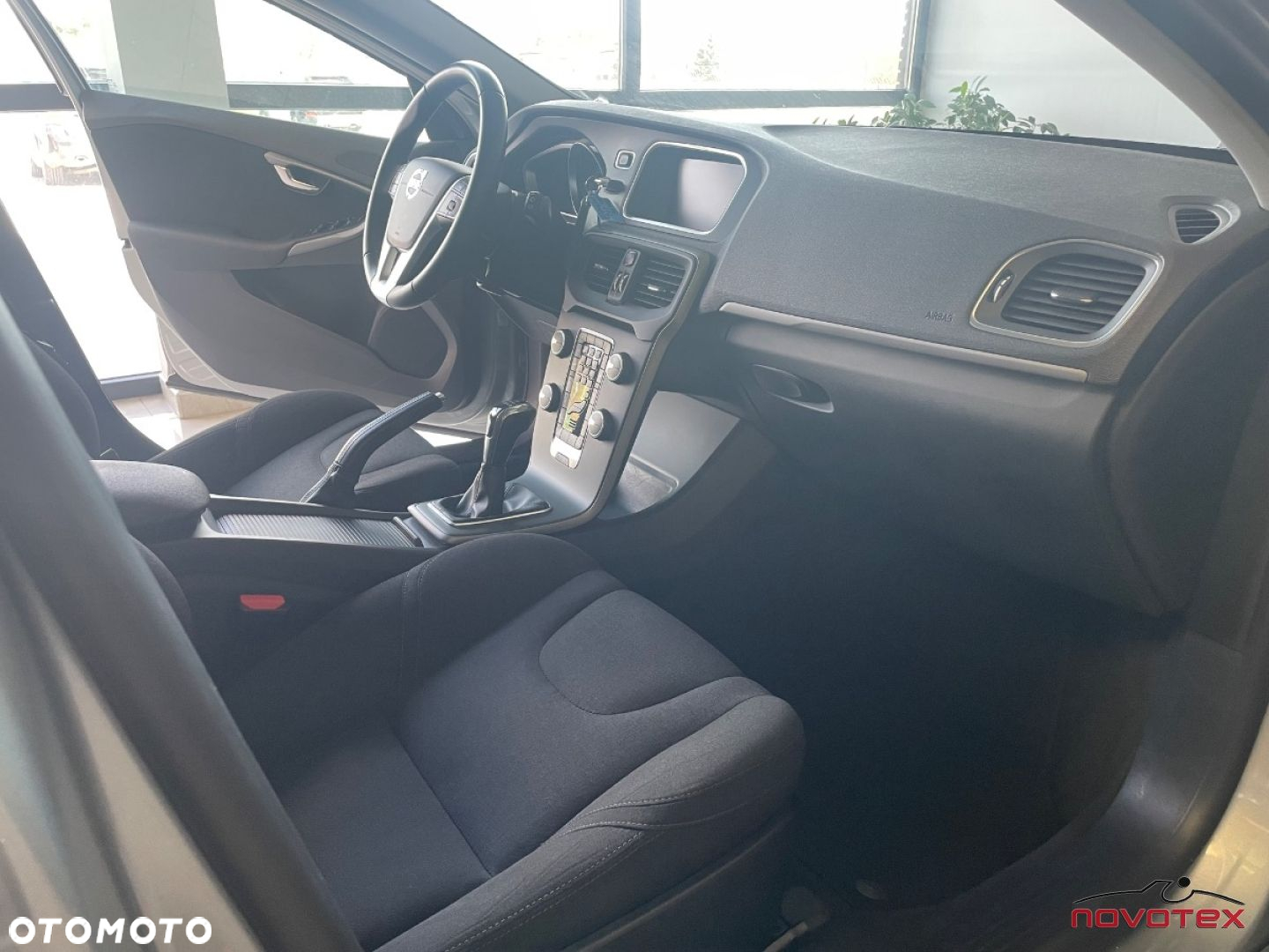 Volvo V40 D3 Summum - 13