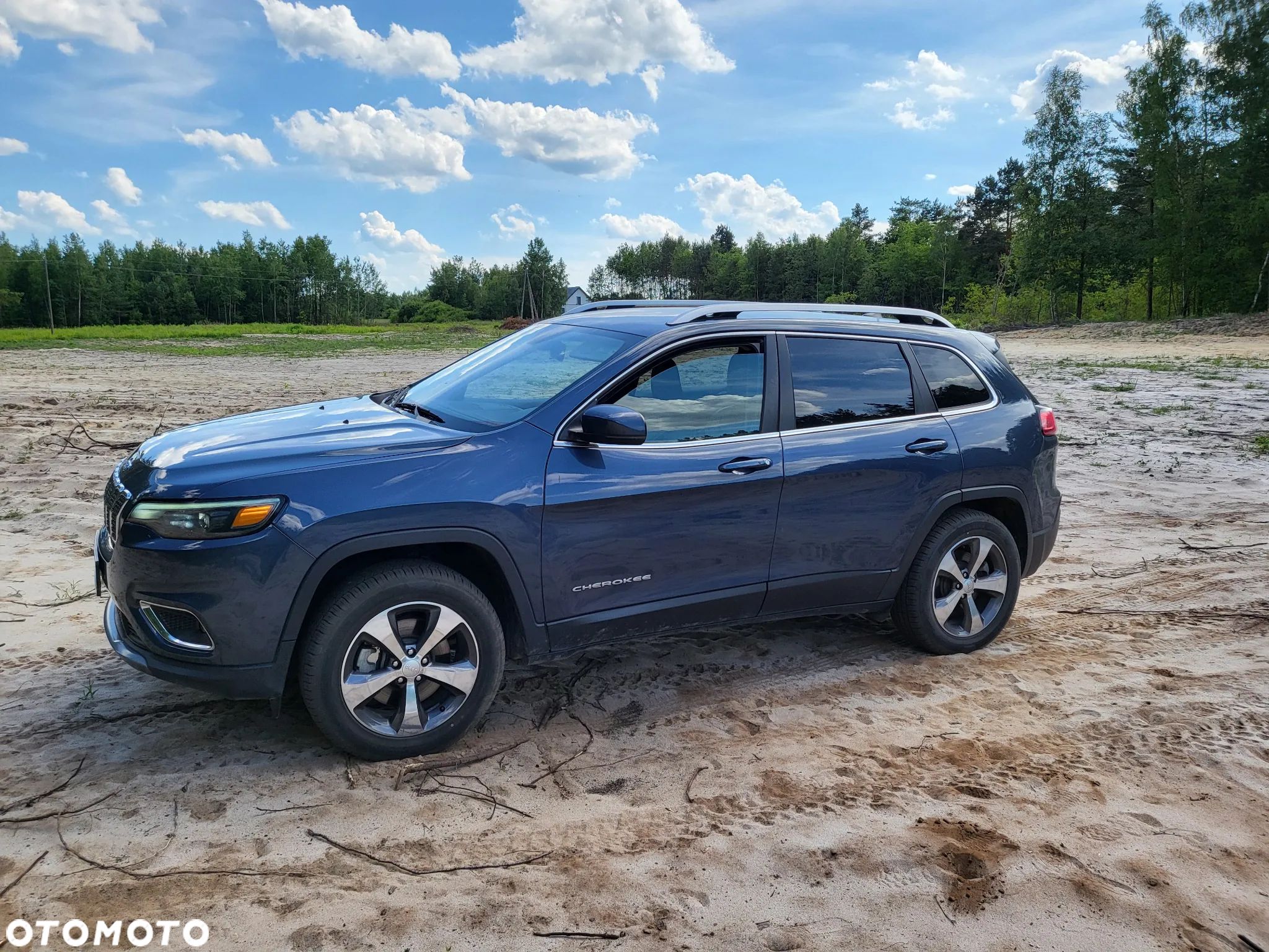Jeep Cherokee - 1