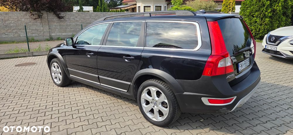 Volvo XC 70 D5 AWD Momentum - 3
