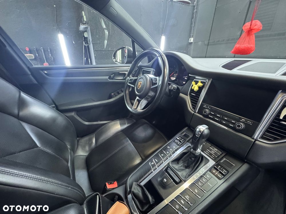 Porsche Macan - 12