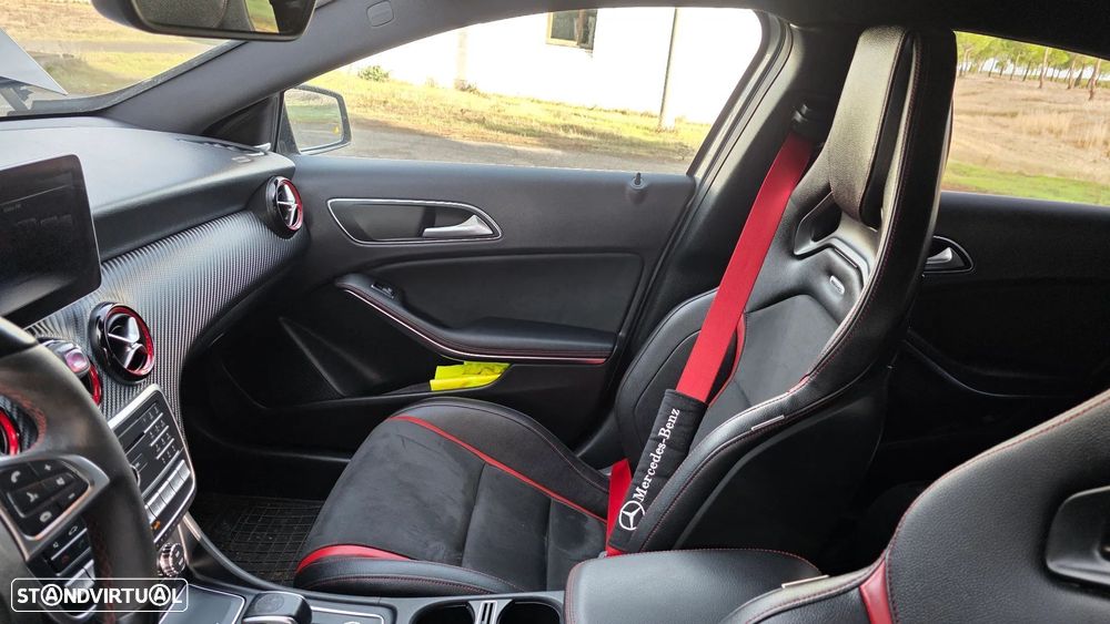 Mercedes-Benz A 45 AMG 4-Matic - 12