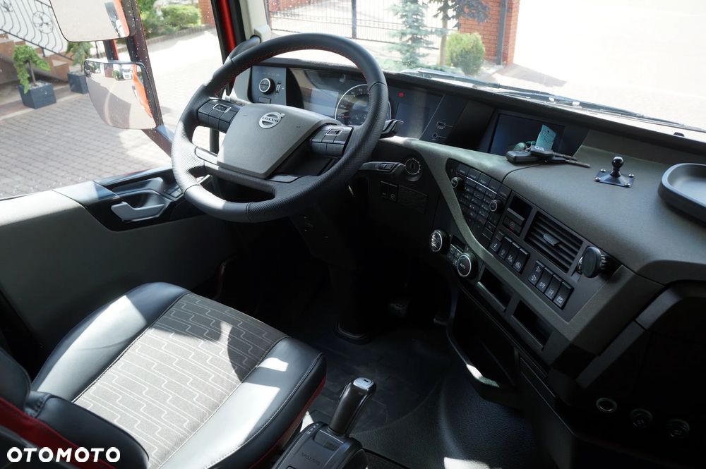 Volvo FH 4 EURO 6 GLOBETROTTER NISKI PRZEBIEG PEŁEN SERWIS - 14