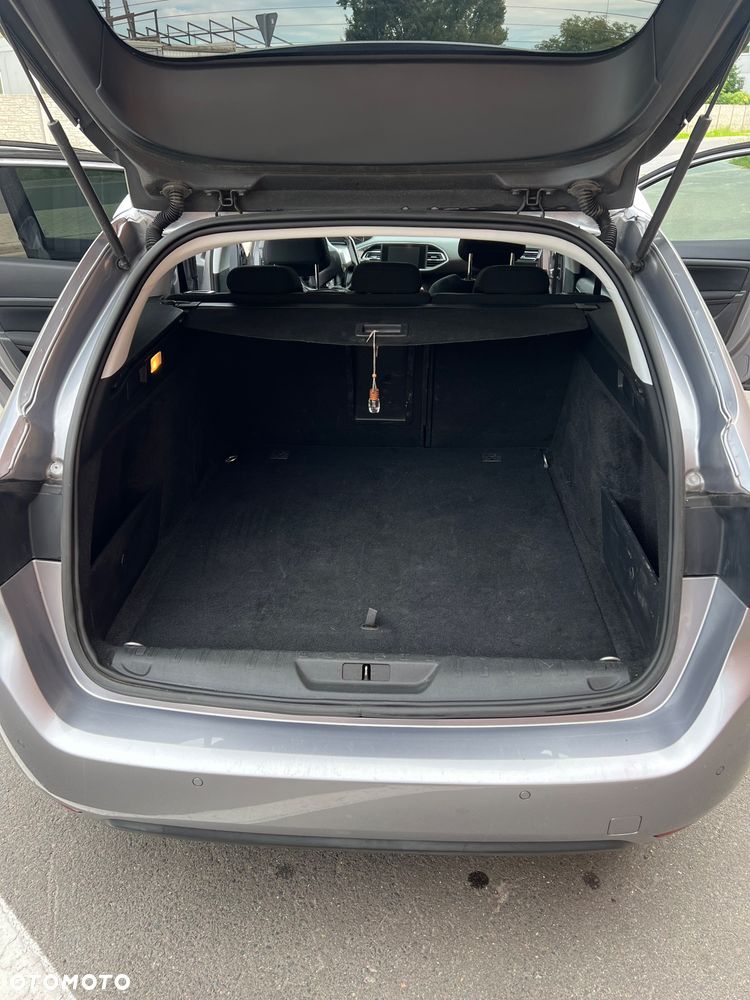 Peugeot 308 1.6 BlueHDi Allure S&S - 15