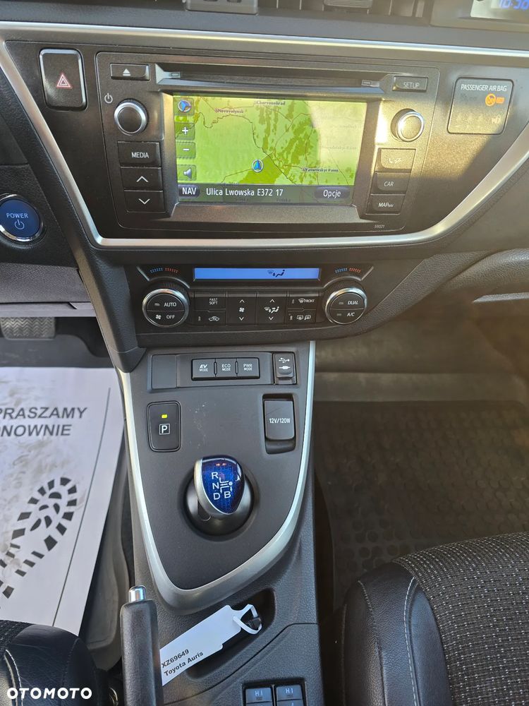 Toyota Auris 1.8 HSD Prestige NAVI - 10