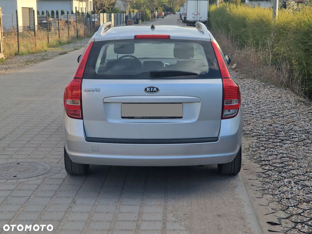 Kia Ceed - 15