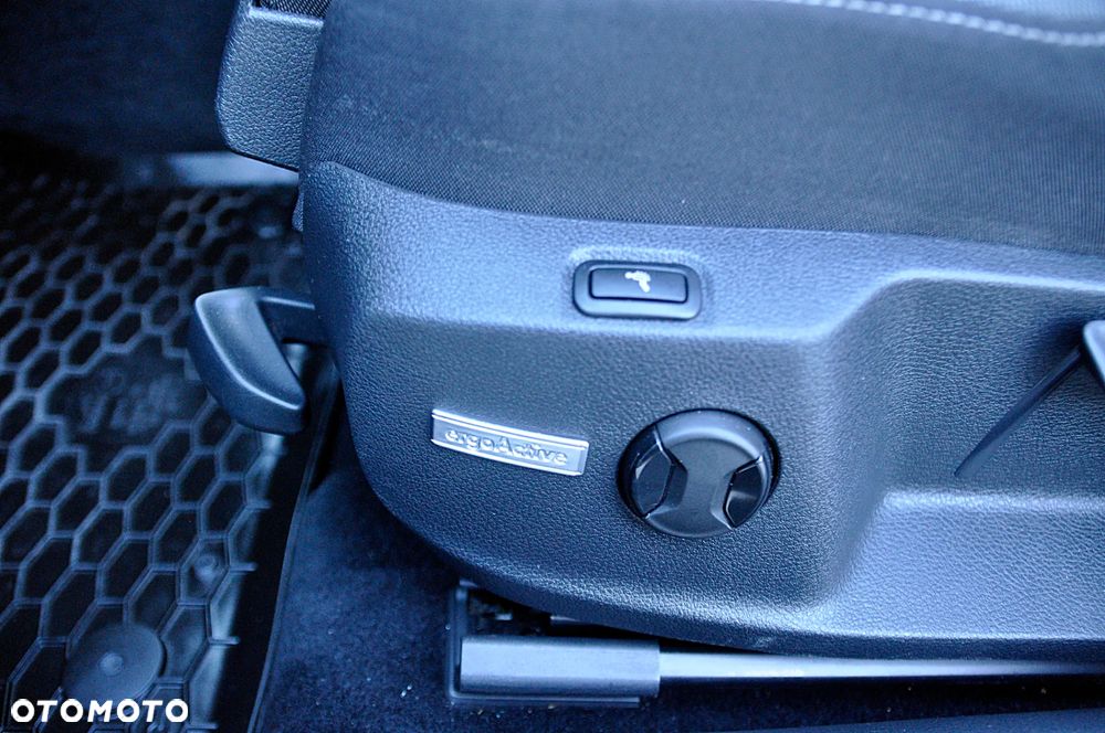 Volkswagen Golf - 18