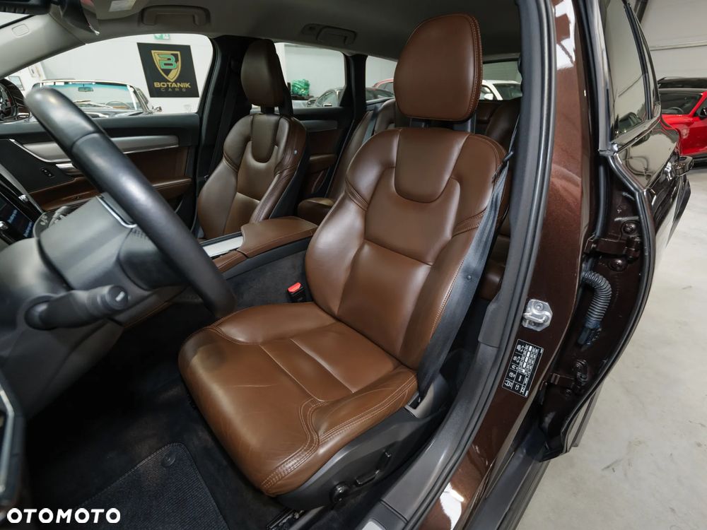 Volvo V90 Cross Country D4 AWD Pro - 17