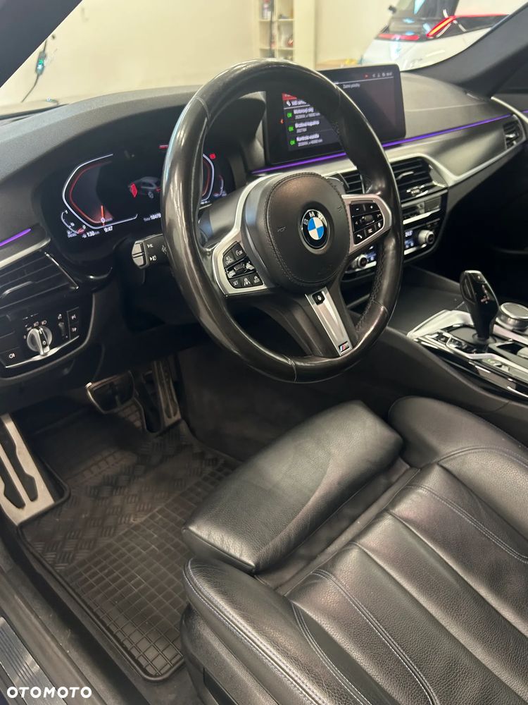 BMW Seria 5 520d M Sport - 25