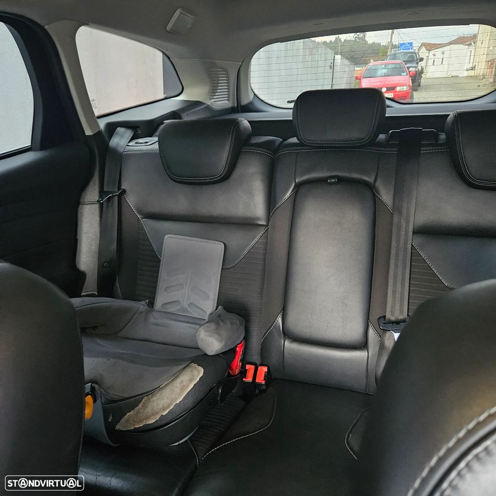 Ford Focus SW 1.0 EcoBoost S&S TITANIUM - 8