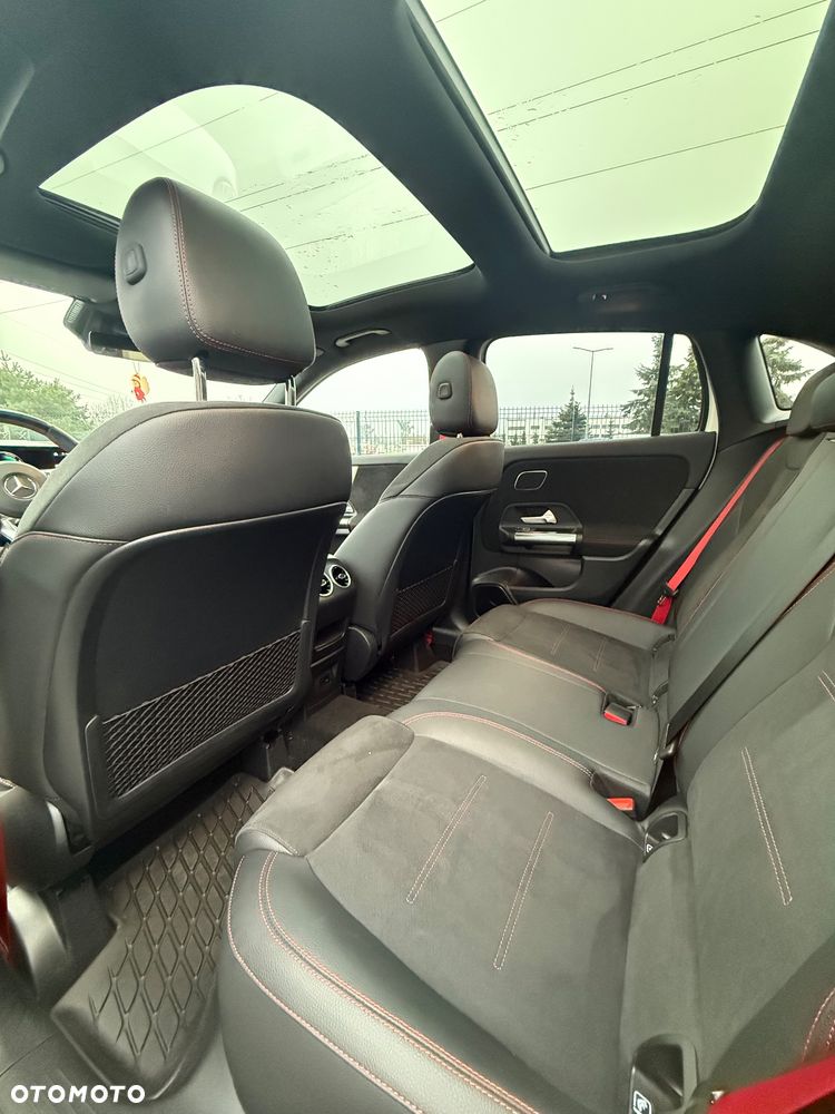 Mercedes-Benz GLA - 22