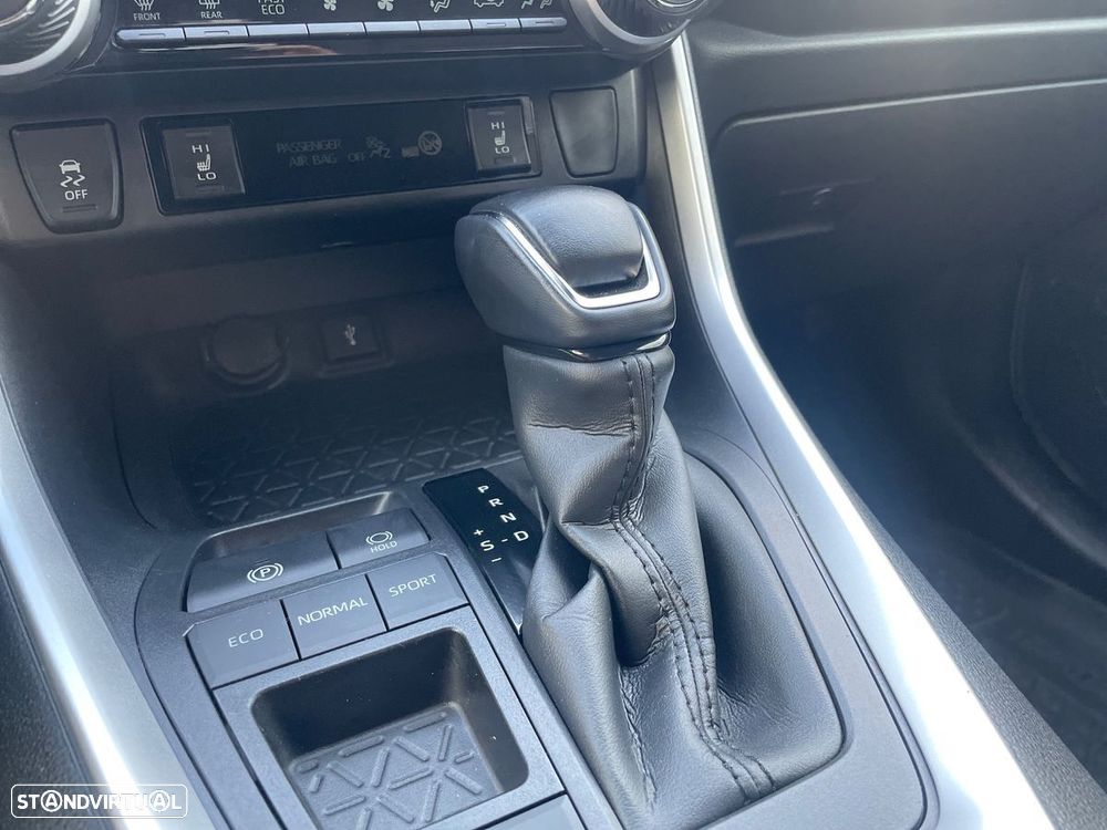 Toyota RAV4 2.5 HDF Square Collection - 26