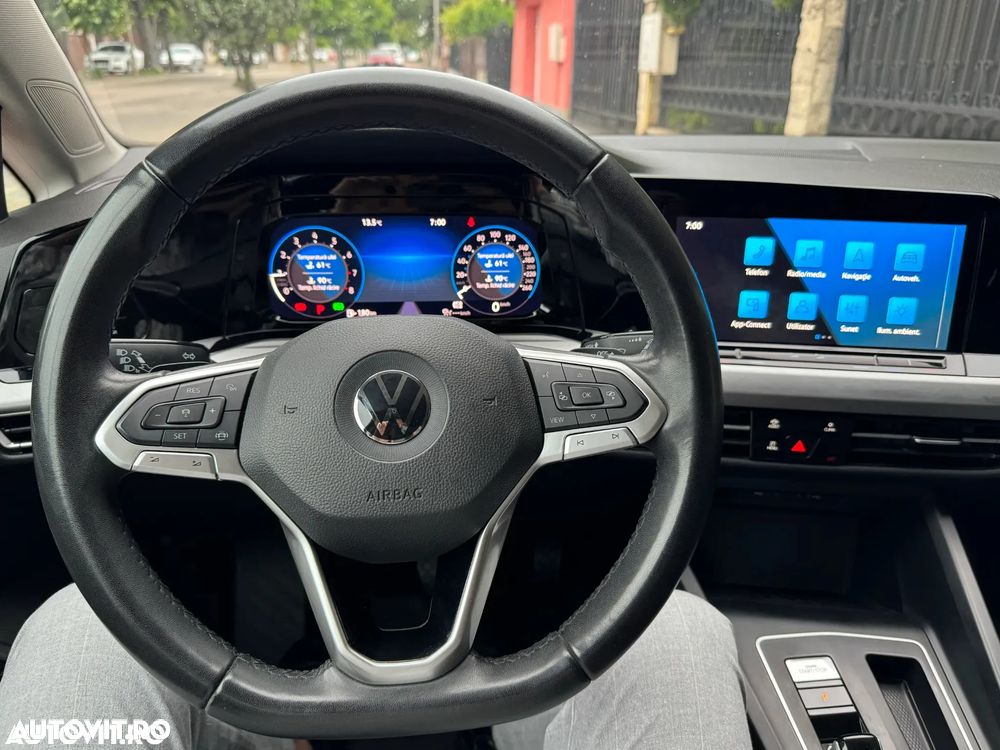 Volkswagen Golf - 1