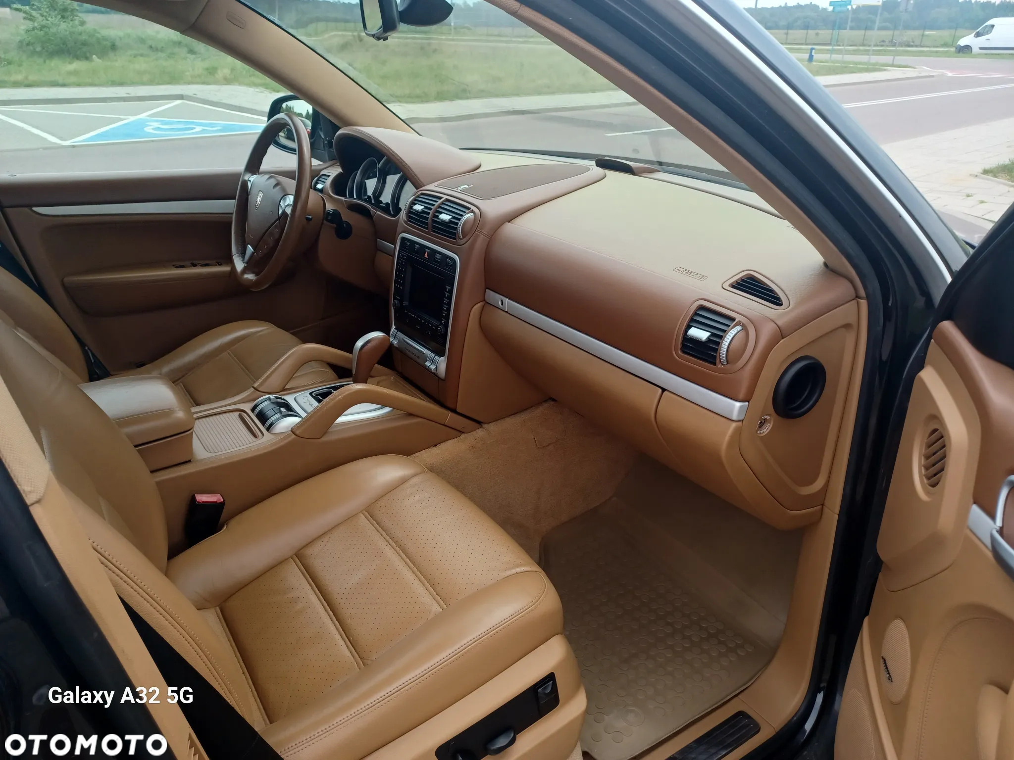 Porsche Cayenne - 2
