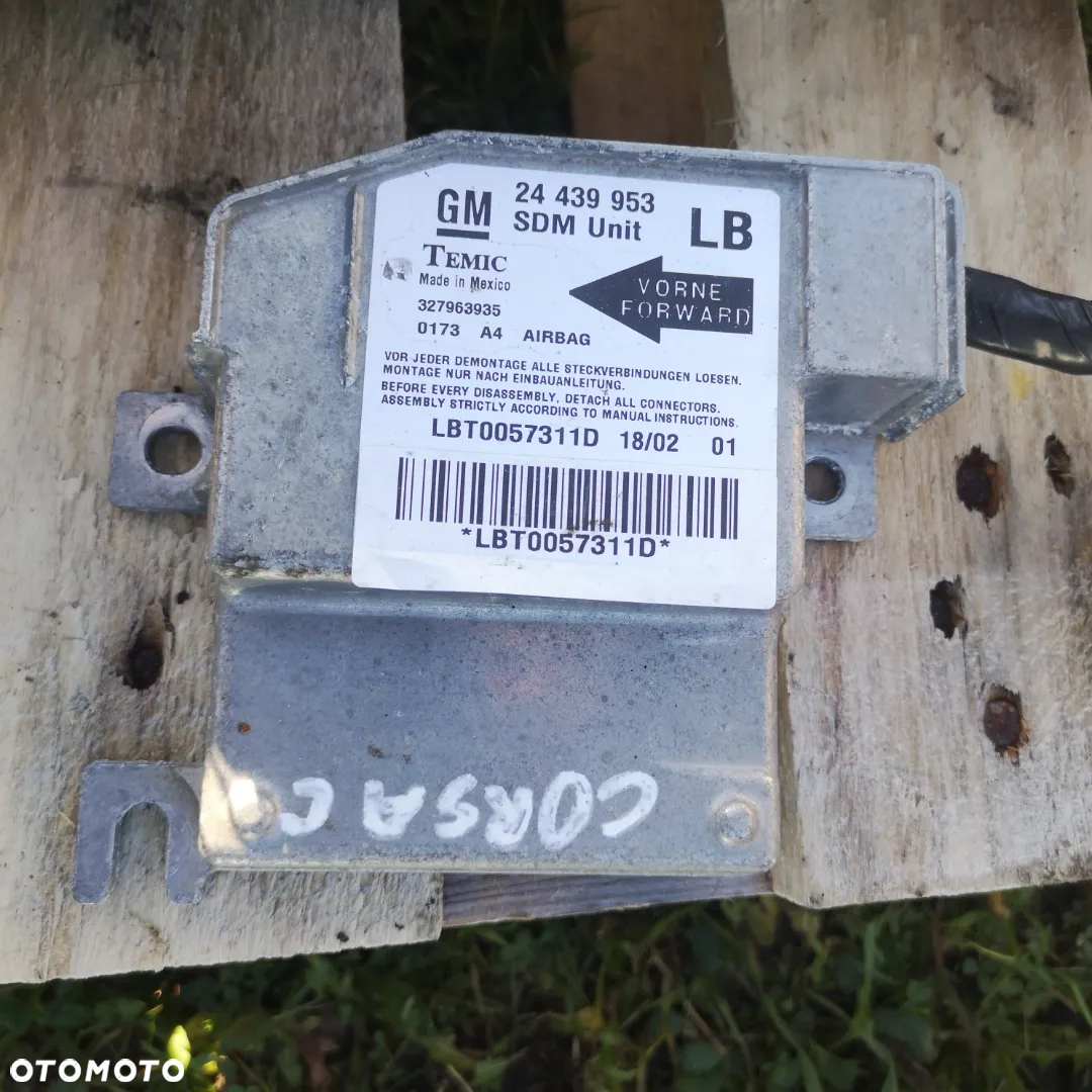 CZĘŚCI WYPOSAŻENIA OPEL CORSA C 1.2i - 9