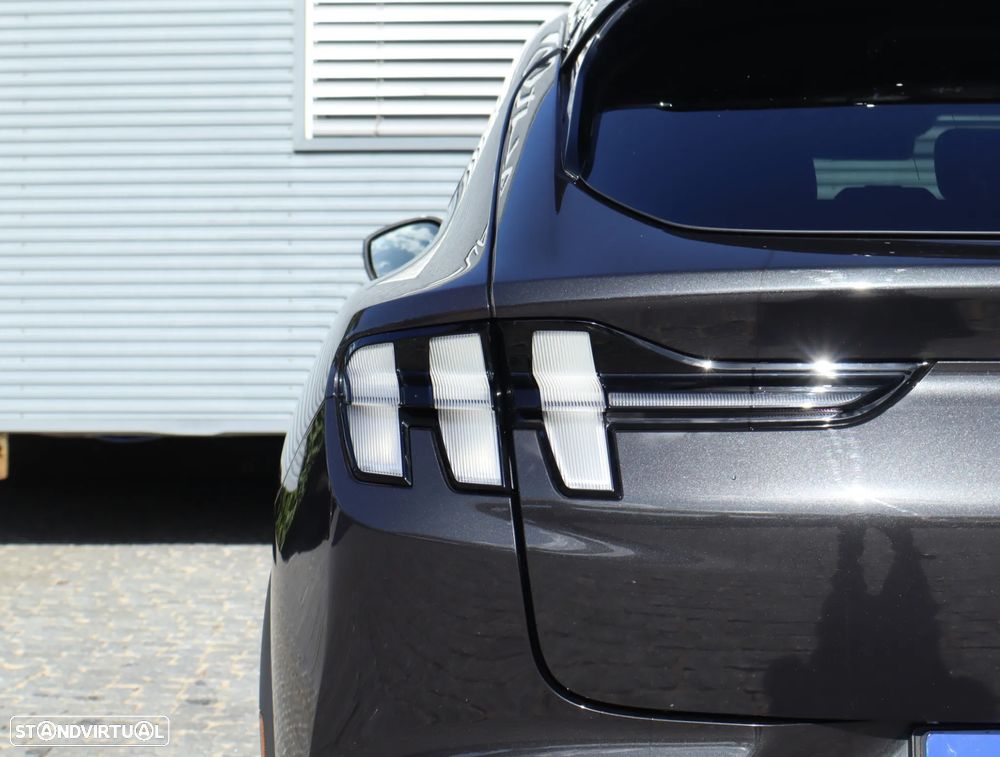 Ford Mustang Mach-E Standard - 16