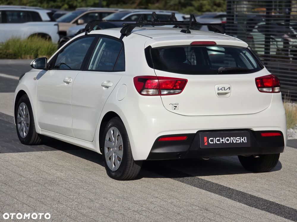 Kia Rio 1.2 L - 5