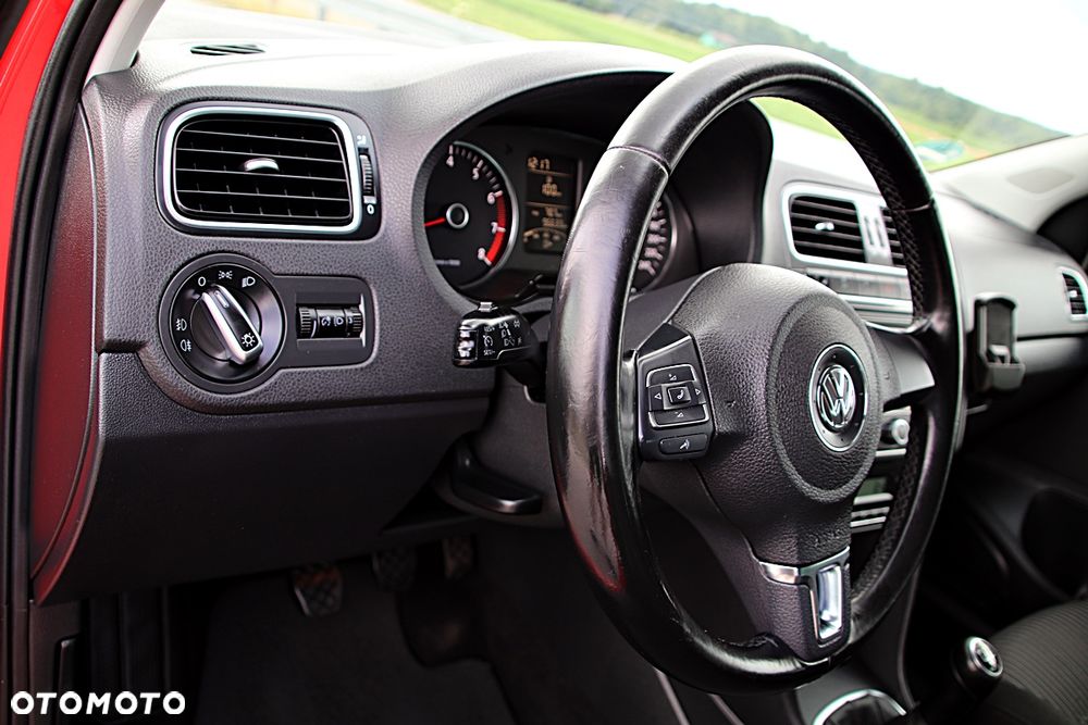 Volkswagen Polo 1.4 Highline - 26