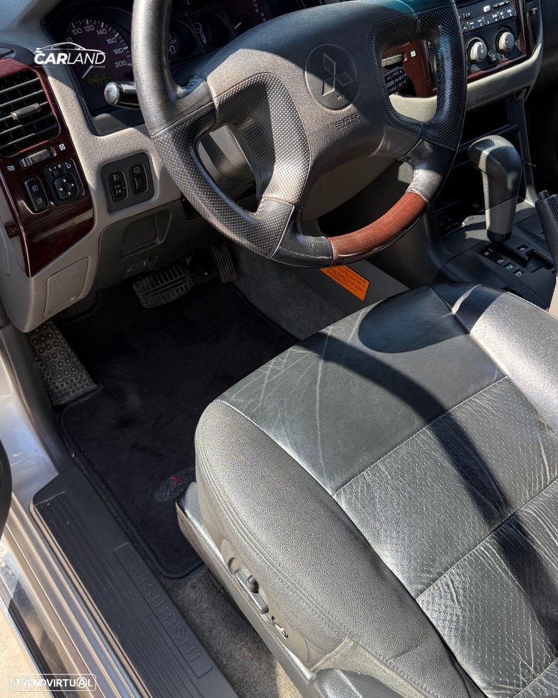 Mitsubishi Pajero - 8
