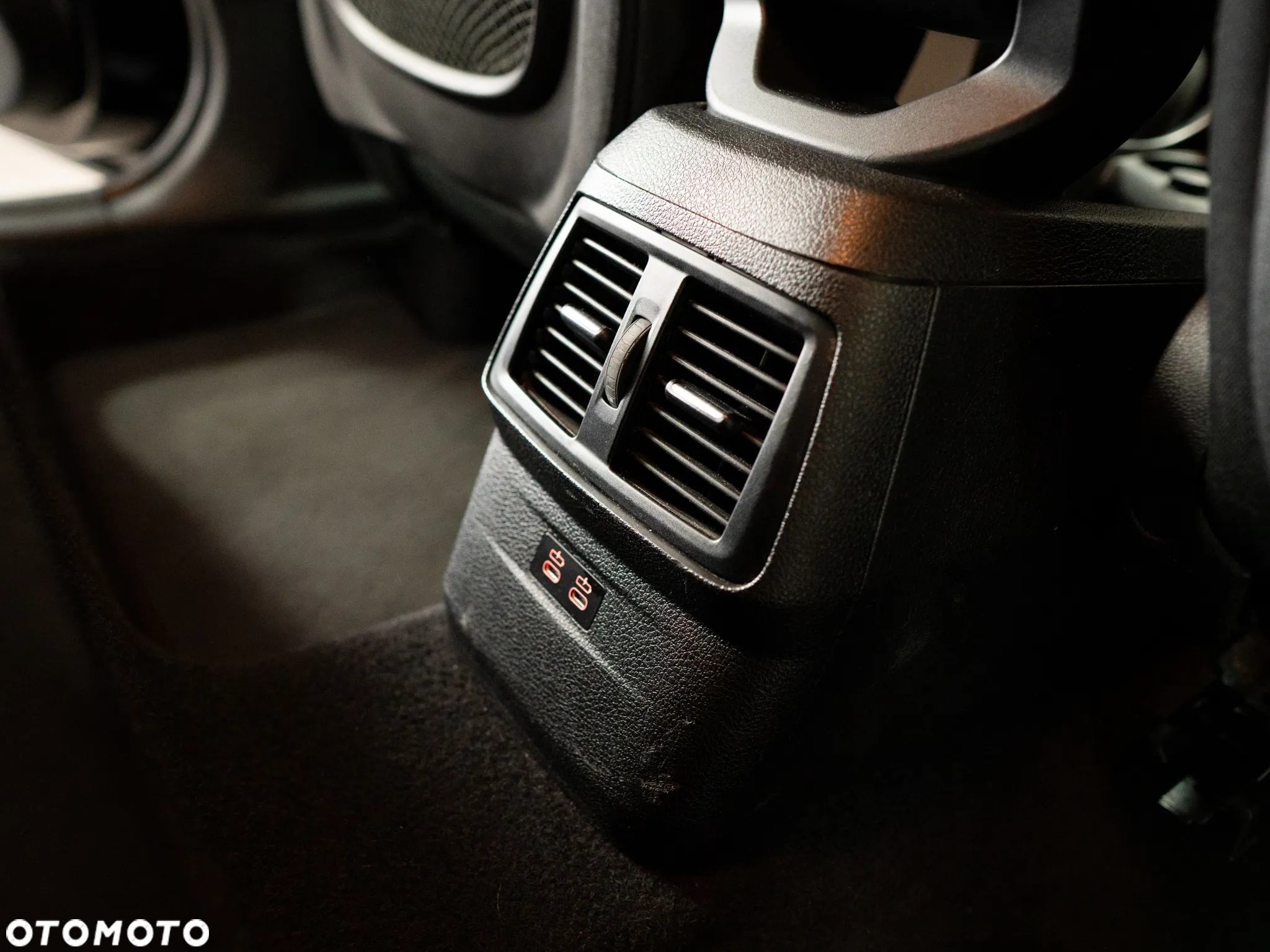 BMW Seria 2 - 33