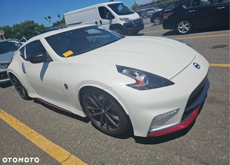 Nissan 370 Z 3.7 V6 Nismo - 2