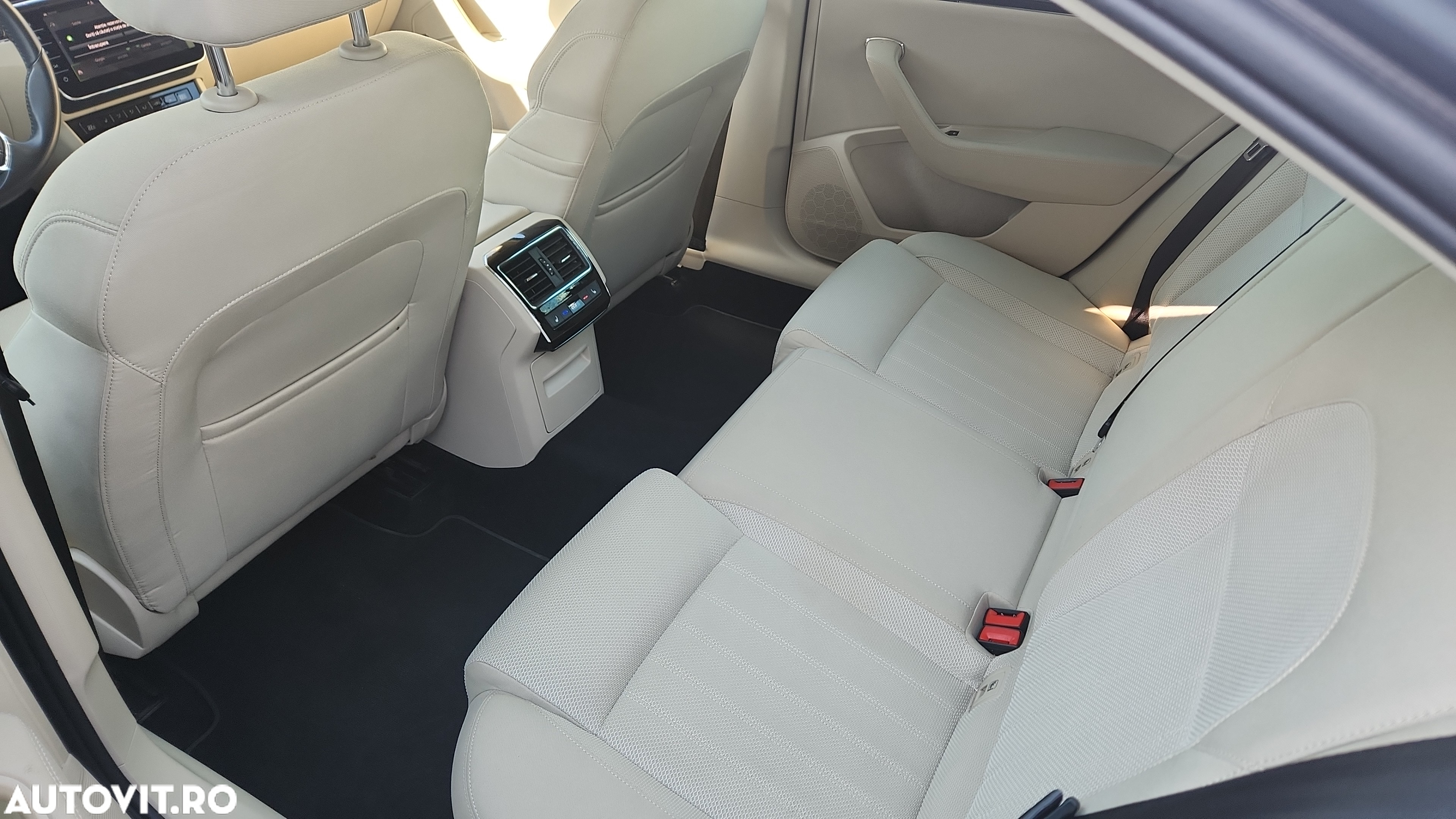 Skoda Superb 2.0 TDI DSG Style - 19
