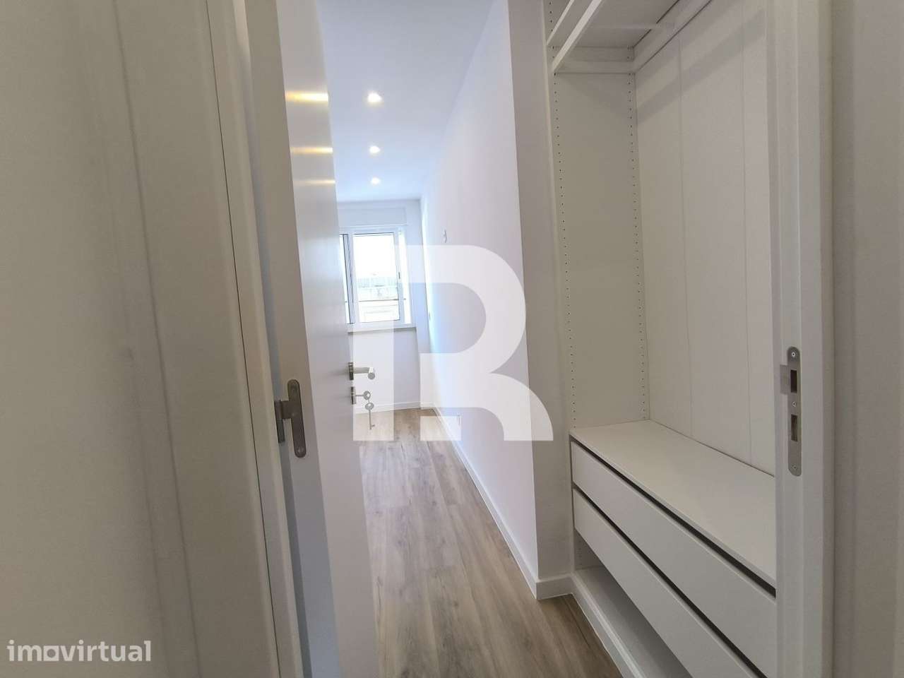 Apartamento T2 totalmente remodelado em Odivelas - Grande imagem: 3/18