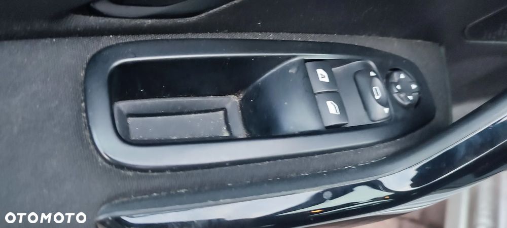 Peugeot 208 - 27