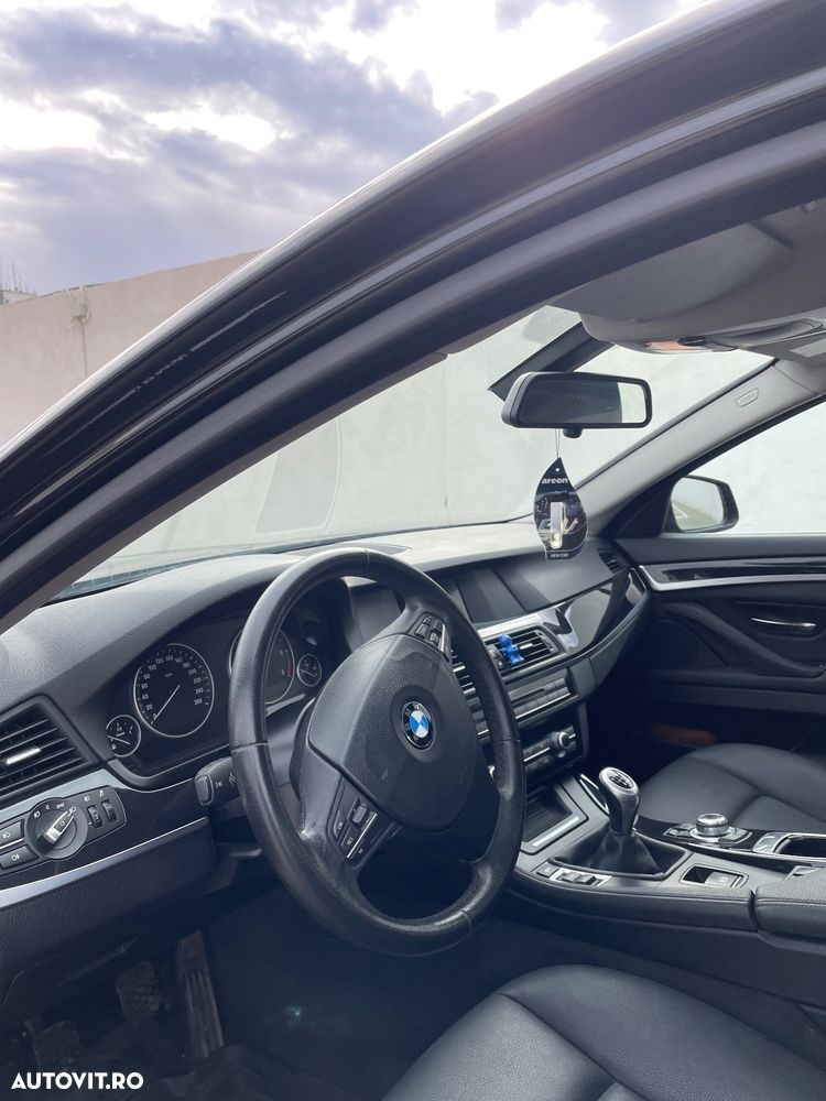 BMW Seria 5 520d - 14