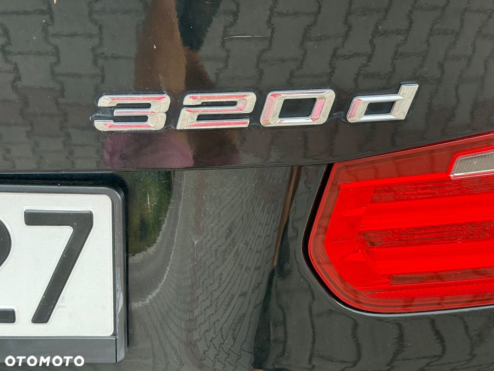 BMW Seria 3 320d Touring Blue Performance Sport Line - 10