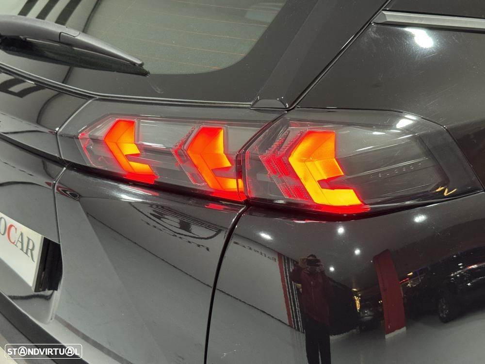 Peugeot 2008 1.2 PureTech Allure - 42