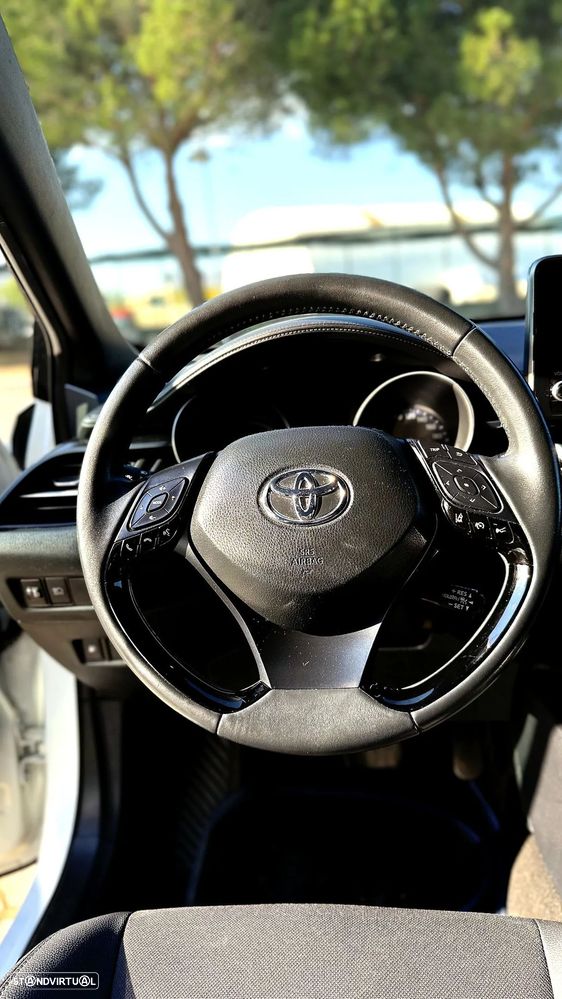 Toyota C-HR 2.0 Hybrid Square Collection - 15