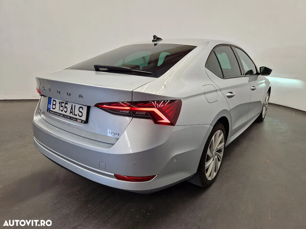 Skoda Octavia 2.0 TDI DSG 4X4 Style - 4