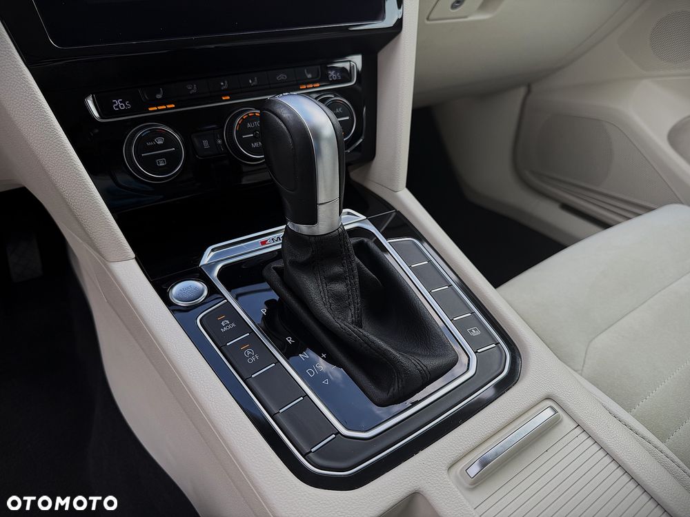 Volkswagen Passat 2.0 TSI 4Mot Elegance DSG - 21