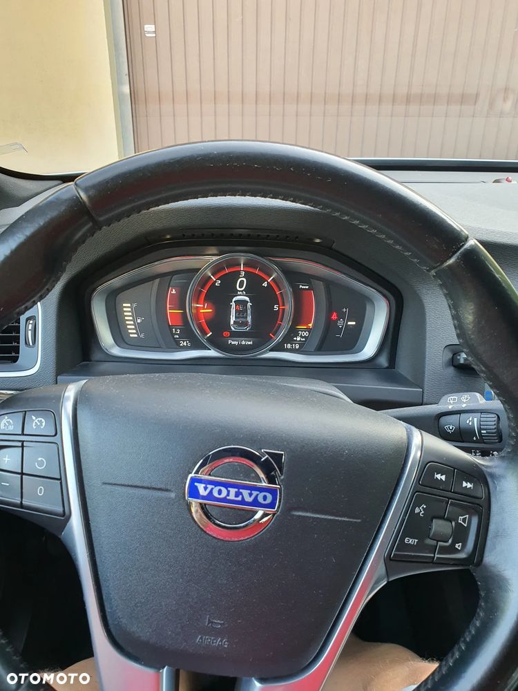 Volvo V60 D4 Drive-E R-Design Summum - 24