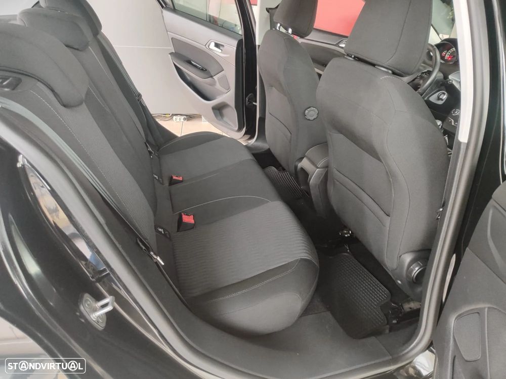 Peugeot 308 1.6 e-HDi Active CVM6 - 15