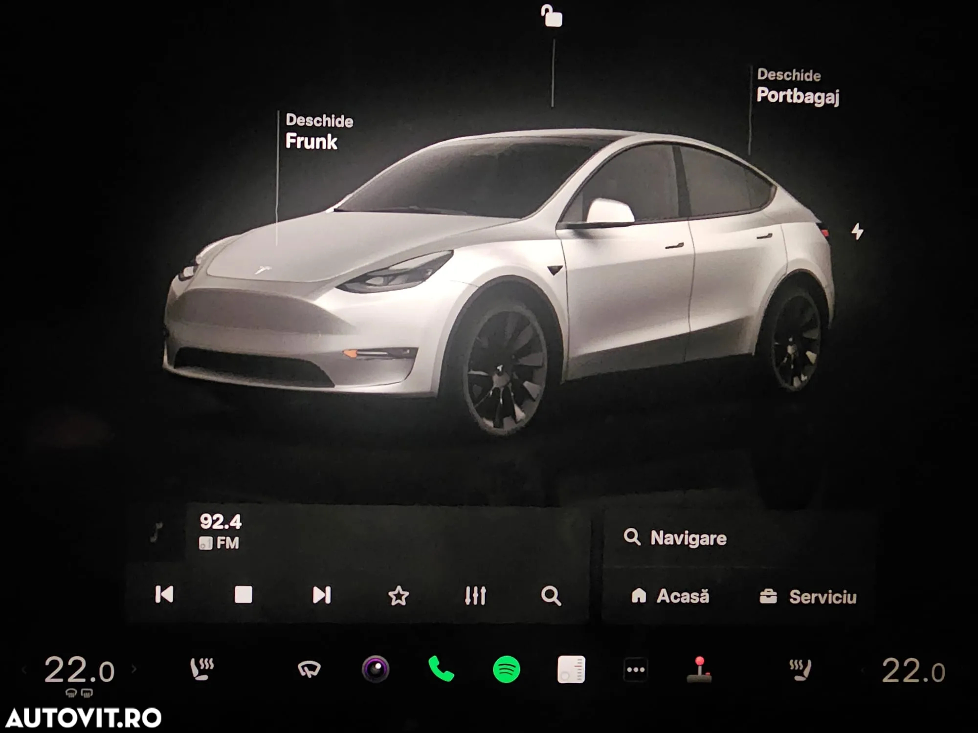 Tesla Model Y Long Range Dual Motor AWD - 8