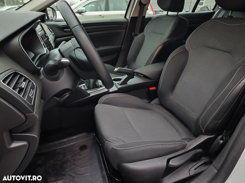 Renault Megane BLUE dCi 115 INTENS - 12