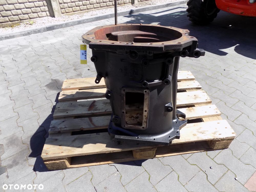 Massey Ferguson 6480 6465 6475 7618 7480  zwolnica tył obudowa mostu skrzyni - 8
